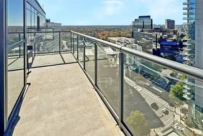 Image de Executive 3br Buckhead Penthouse/Pool/Balcony/Walk to Lenox, Phipps Plaza & Marta