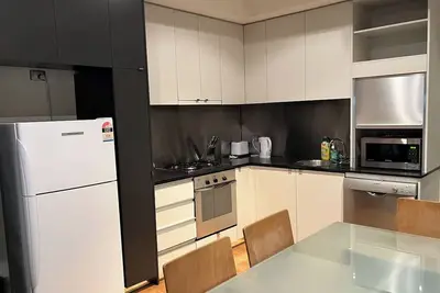 Image de Spacious, Central Pad Near Flinders Station, Swanston St and Flinders Ln