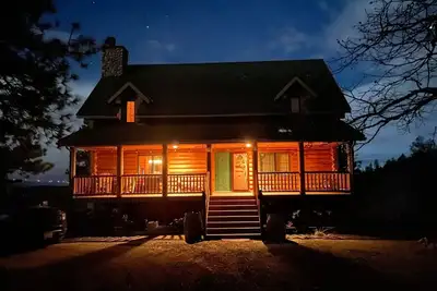 Image de B&B Ranch is a cozy cabin, mountain views, perfect for rest, fun. 9-11 guest