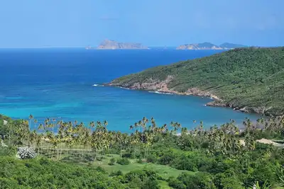 Charming, bright studio apt. with view of the Caribbean Sea, 1-2 guests
