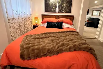 Image de Cozy One Bedroom Suite in Fernwood