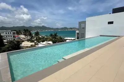 Image de Ultra luxe en bord de mer - Nouveau moderne 2 chambres / 2, 5 salles de bain