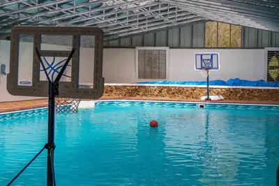 Image de Getaway to the Red House