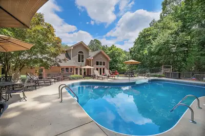 Image de Lg Pool House w/ Hot Tub Central to Rtp*Pool Closed*