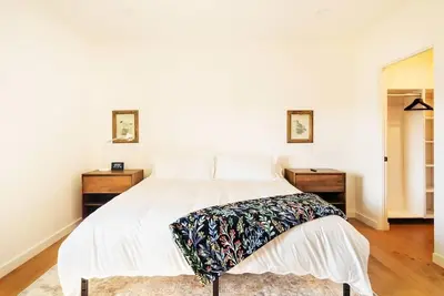 Image de 3-bedroom King size new build apartment in charming Carpinteria with WiFi, Ac.