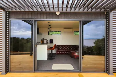 Image de Romantic Lakeside Cabin. 1 Hour from Auckland Cbd. 728a Waikare Rd Te Kauwhata.