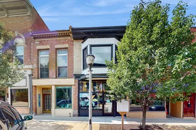 Image de Cozy downtown apartment with full kitchen-centrally located