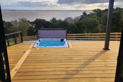 Image de Romantic lakeside Cabin. 1 Hour ex Auckland Cbd