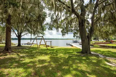 Image de Lake Winnott Home w/ Boat Ramp & Dock