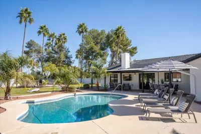 Image de Beautiful 4bd/2ba Hilltop Oasis