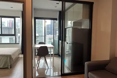 Image de Luxury 1-bedroom w/Wifi, Standing Desk & Infinity Pool, 100m from Mrt & Shopping