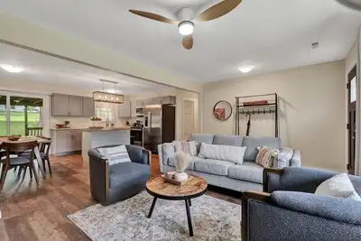 Image de Southern Stay. Comfortable 3-bed, 2-bath renovated home with new furnishings.