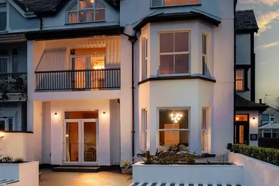 Image de Camellia House, indulge in luxury at our Victorian gem in the heart of Abersoch!