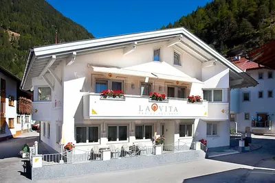 Image de Confortable appartement pour 4 personnes avec Wifi, Tv, patio et parking