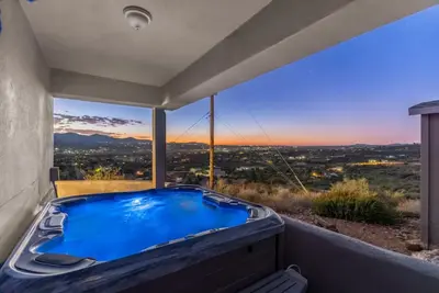 Image de Top of the Mountain Home w/ Hot Tub, Gym & Sauna!