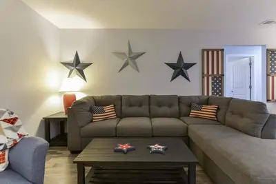 Image de Patriot Place- Walk-in No Stairs!