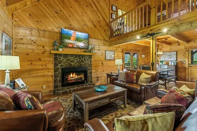 Image de Cabin w/ Hot Tub, Theater & Games!