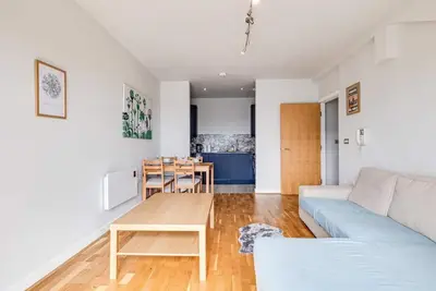 Image de Homely 2-Beds 2-Bath Apartment in Manchester