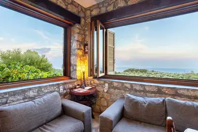 Image de Stone Farmhouse in Groves - Sea & Mountain Views