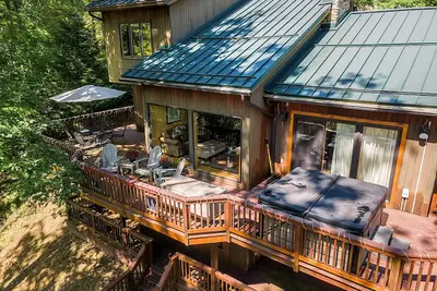 Image de Chalet w/ Hot Tub & Sauna Near Holiday Valley