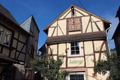 Image de 5 room house on the Moselle in picturesque Neef