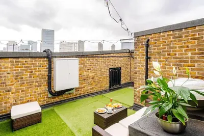 Image de Old Street Rooftop Vibes up to 6 people