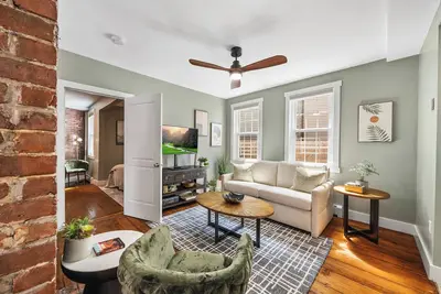 Image de Chic 1br Retreat: Modern Elegance & Comfort