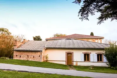 Image de Dans un environnement calme et arboré, venez découvrir le gîte de Roque Basse!