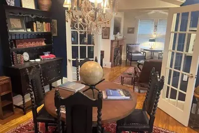 Image de Southern Elegance in Heart of Memphis\n\n