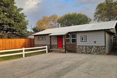 Image de Red Raiderland Too - Walk to Ttu - 3 bed 3 Bath