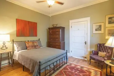 Image de Midtown Central Gardens Bungalow