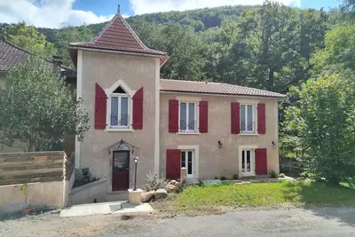 Image de Maison de campagne en bord de rivière baignades et pêche \nAnimaux acceptés