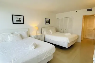 Image de Stylish and modern 2-bed/2-Bath Miami Beachfront Condo!