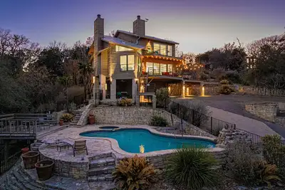 Image de 5br Home w/ Pool and a View!