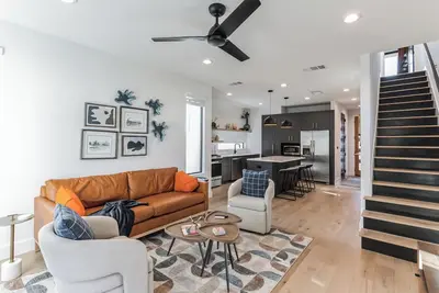 Image de Chic Austin Getaway – Brand New w/ Rooftop Patio!