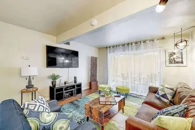 Image de Centrally located in Historic Tarrytown