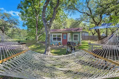 Image de Charming Lakeview Cottage with Lake Access!