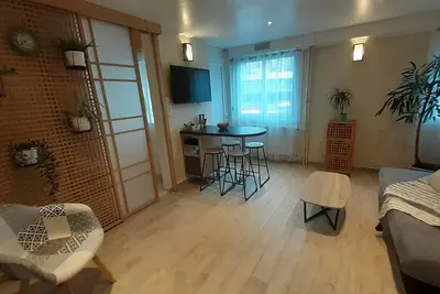 Image de Joli Appartement T2 avec Balcon \"Le nid Libaud\"