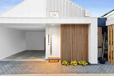 Image de Mod House- Luxury winter getaway! Pets accepted!