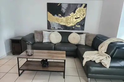 Image de Get Away al Estilo Contemporáneo\n\n