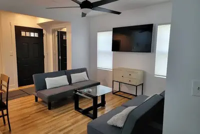 Image de Lake Access. 1st floor in house.