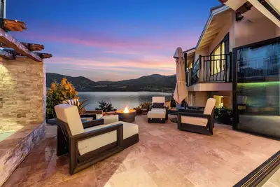 Image de Amazing Ultra Luxury Tuscany Style Lakefront Villa, Two Primaries with En Suites