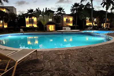 Image de Luxury 2-bedroom Condo w\/ Pool, Jacuzzi, Beach Access, Bbq & More in Punta Cana!