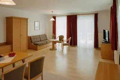 Image de Appartement-6 im Og-Balcon-Salle de bain privée séparée