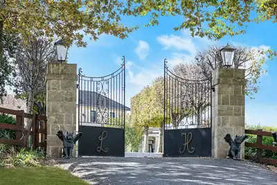 Image de The Guesthouse at Linden Hall. Unique, Luxurious and Peaceful.