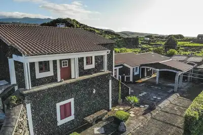Image de Charming Wine Cabin Azores Home