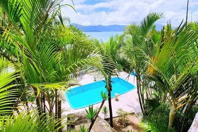 Image de Paradisiacal & Spacious Seafront Villa -6 Bedrooms Private Pool and Beach Access