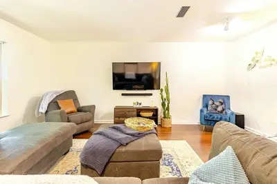 Image de ★★Spacious, Modern & Trendy 3bd/2ba - Next to Austin Downtown★★