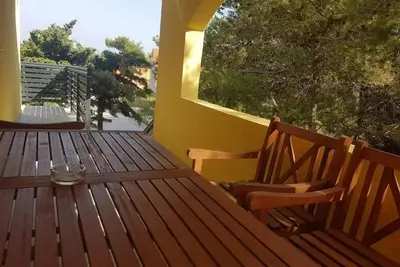 Image de Appartement de deux chambres avec la terrasse et la vue sur le mer Vir - Torovi - Vir - Pedinka, Vir (A-22373-c)