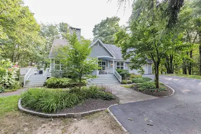 Image de Bufflehead Hideaway - Stroll to Shops and Dining